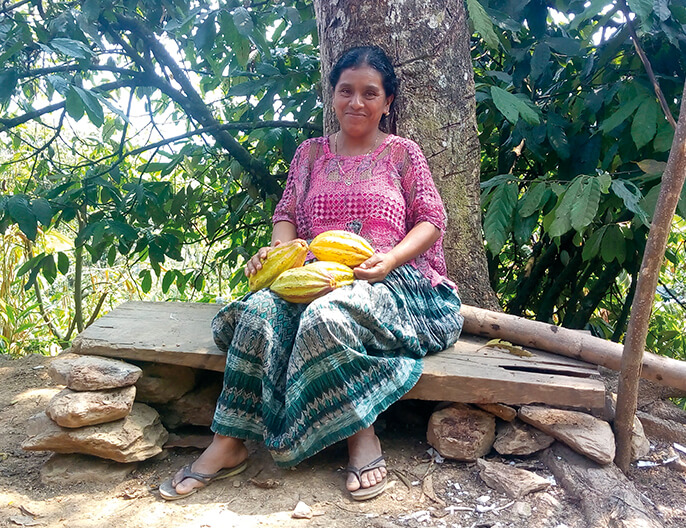 Agricultrice cacao coopÃ©rative APODIP au Guatemala - chocolat au lait 53%